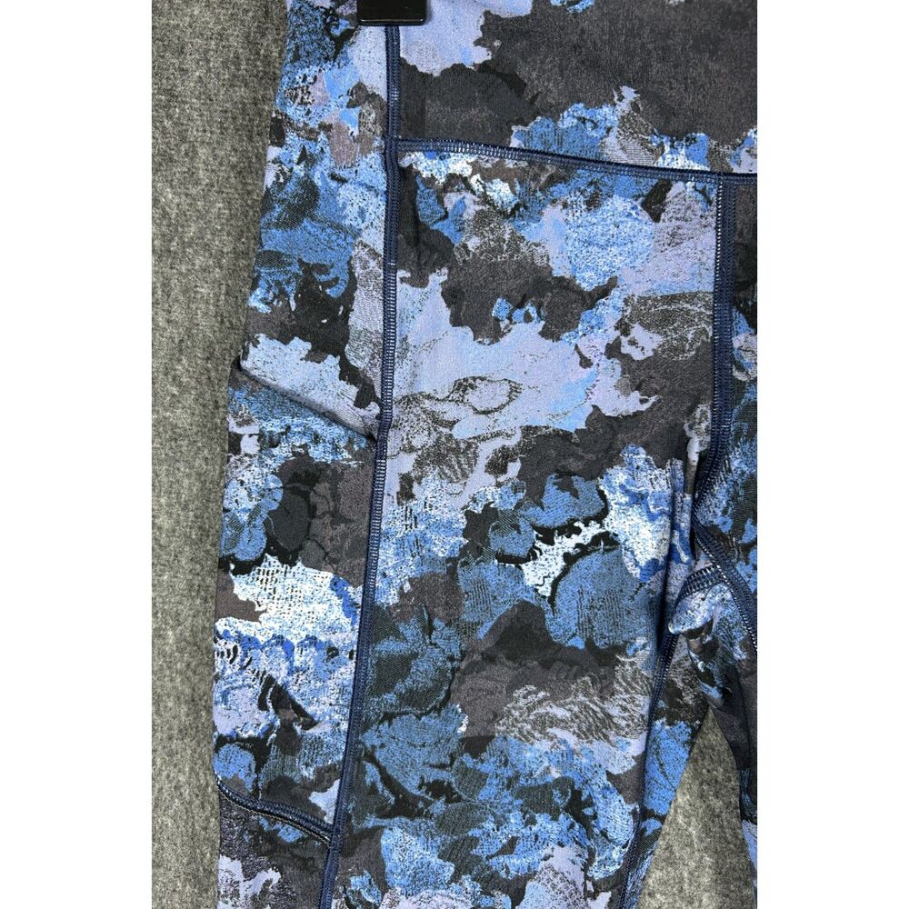 Lululemon Speed Up Tight 28" *Full-On Luxtreme - Screen Camo Multi (Size 6) - Picture 8 of 12